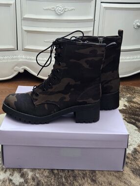 New Madden Girl Camo Combat Boots